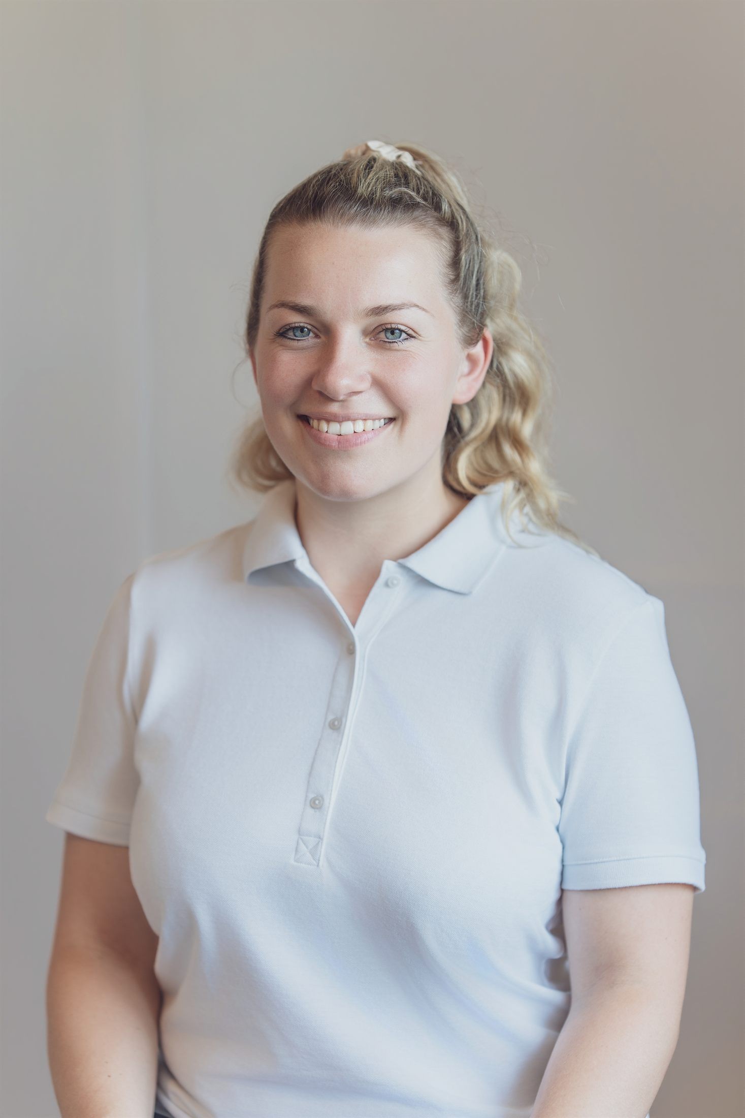 Portrait von Henrike Schlotmann im dunklen Pullover